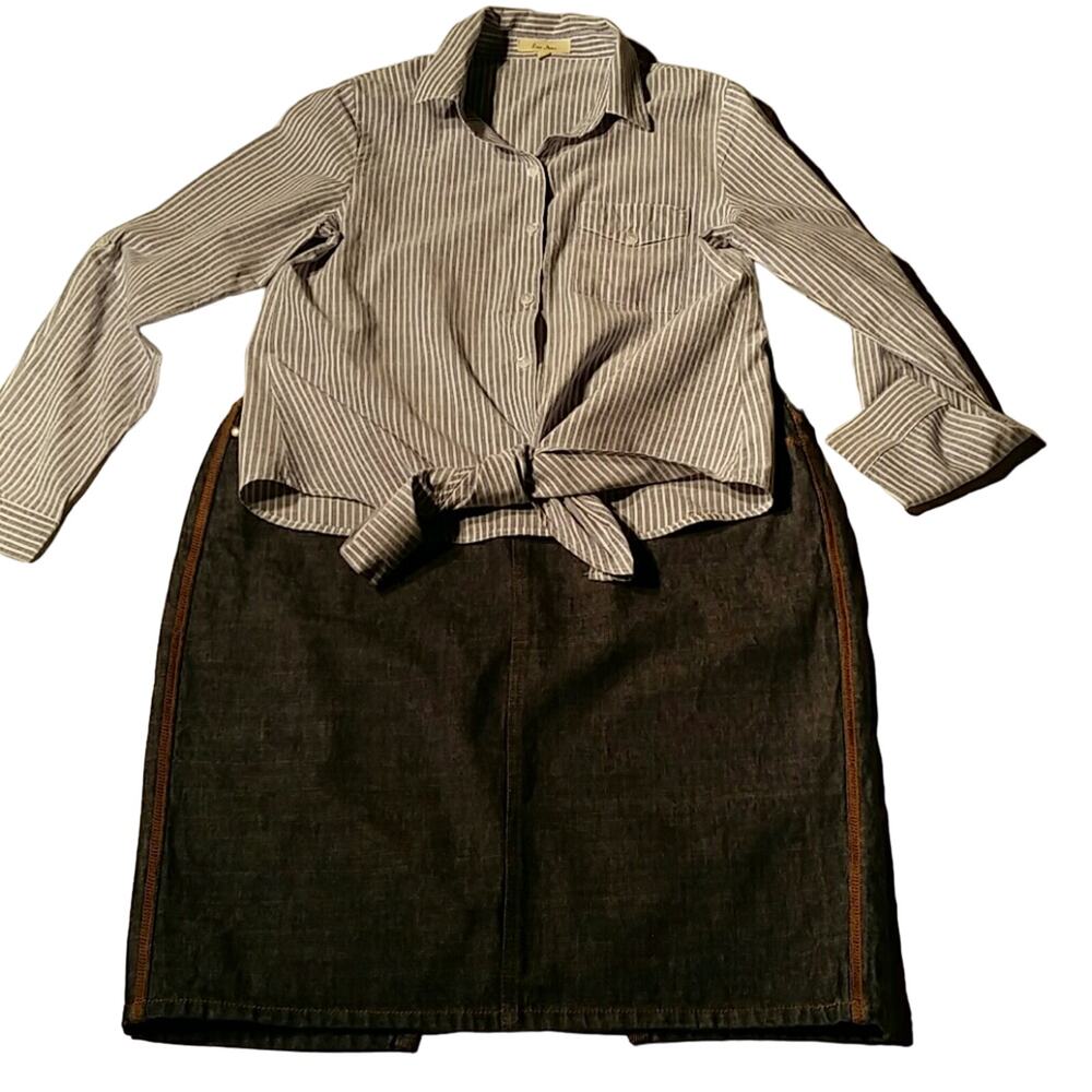 Love Notes Pin Stripe Blouse. M